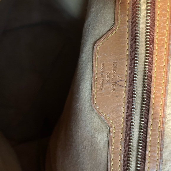 LV bucket bag 100% original - Picture 12 of 16